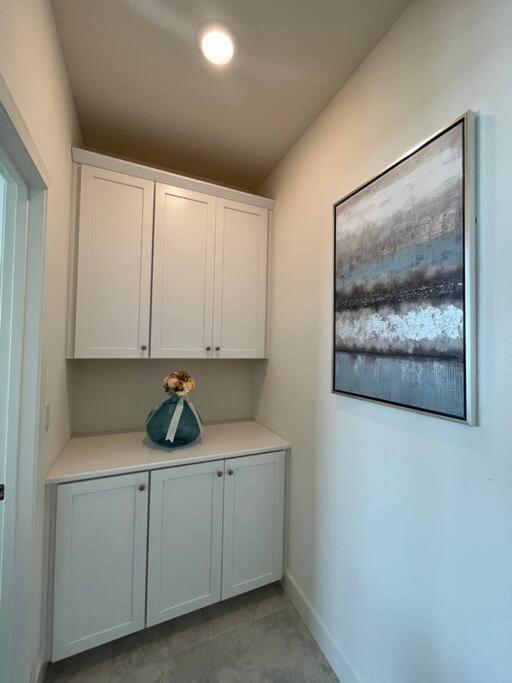 Brand-New, Beautiful & Stylish Home In Sacramento! Exterior photo
